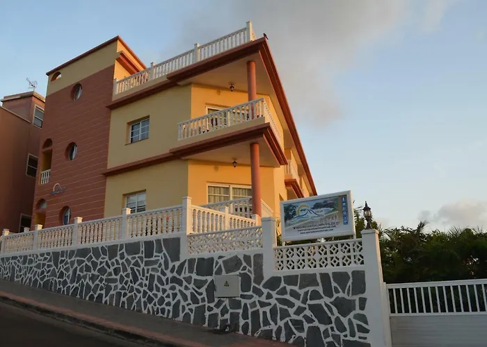 Apartamentos Miriam (Charco Azul)