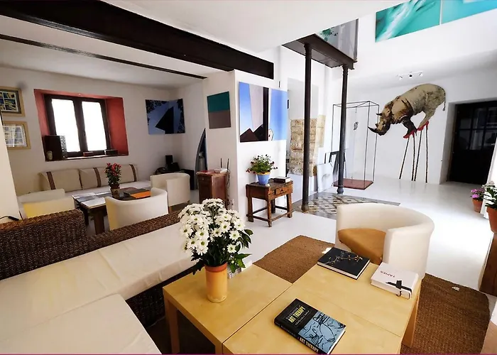 La Casa de la Luz. ArtistHome