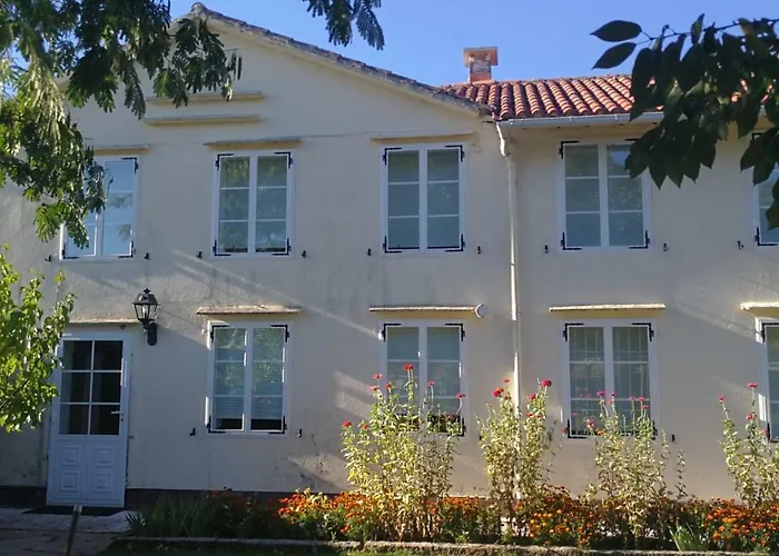 Casina De Meyre