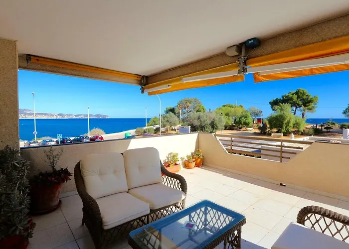 Apartment In Calpe With 3 Bedrooms And 2 Bathrooms.