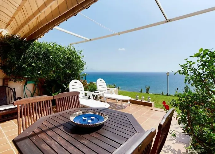 Vistas Infinitas Sobre El Mar-Infinite Views On The Sea
