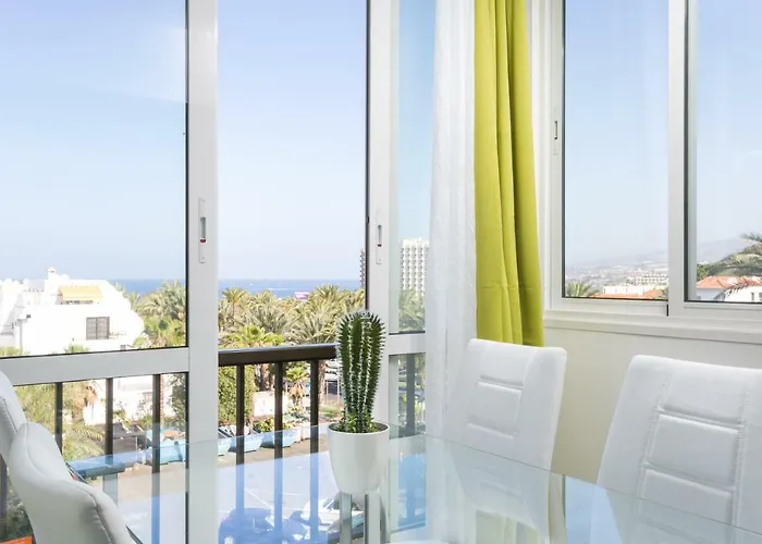 Enchanting El Dorado Accommodation, Sea View!