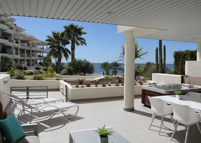 Apartment De Lux On Mascarat Beach