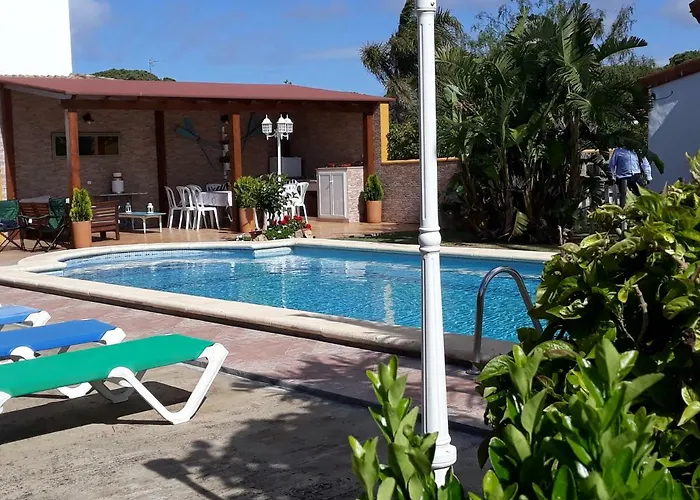 Chalet la Huerta con piscina chimenea y Wifi