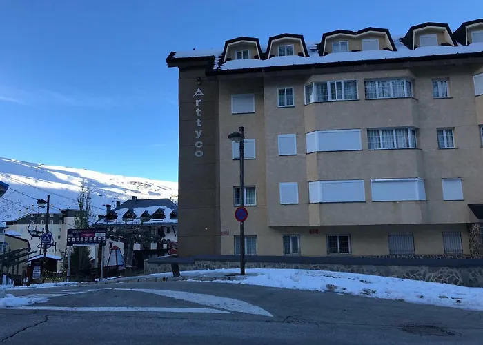 Sierra Nevada Ski Station - Arttyco. Modern And Well Located