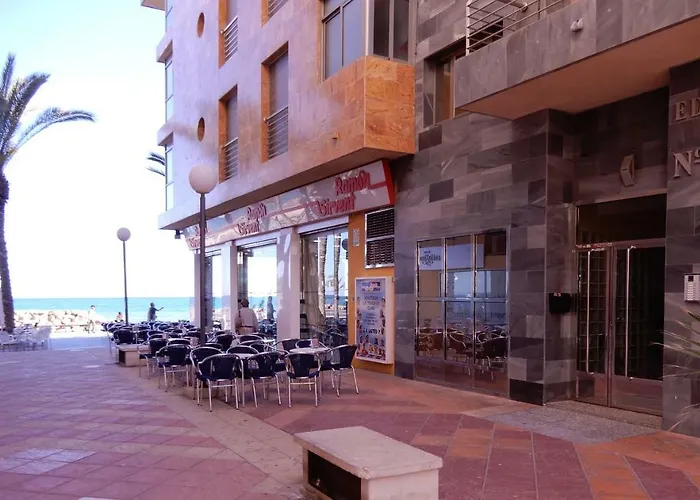 Edificio 1º Linea De Playa, En Paseo Maritimo De Torrevieja, Alicante, Costa Blanca