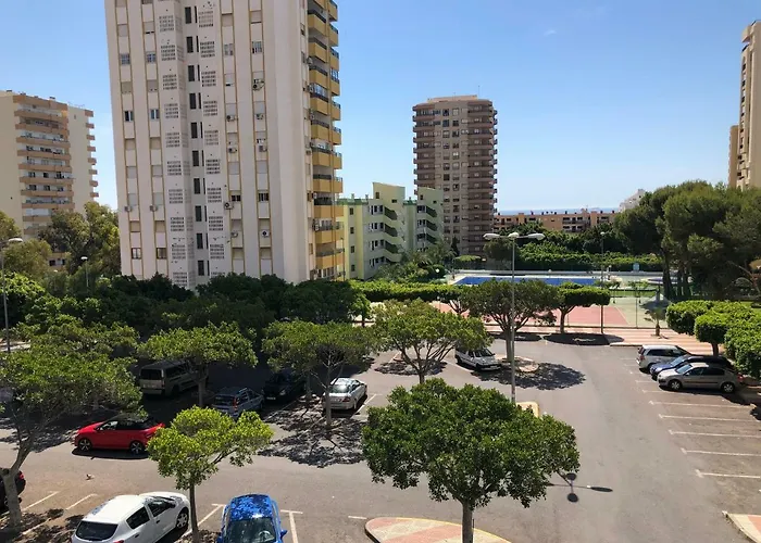 apartamento luminoso con piscina