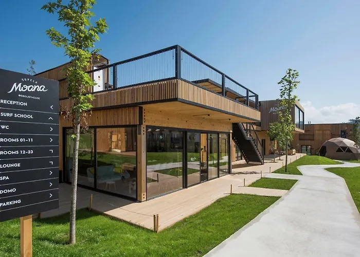 Moana Eco Surf House