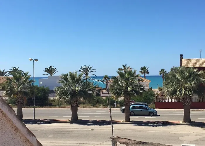 Flat With Sea Views 200M From The Beach