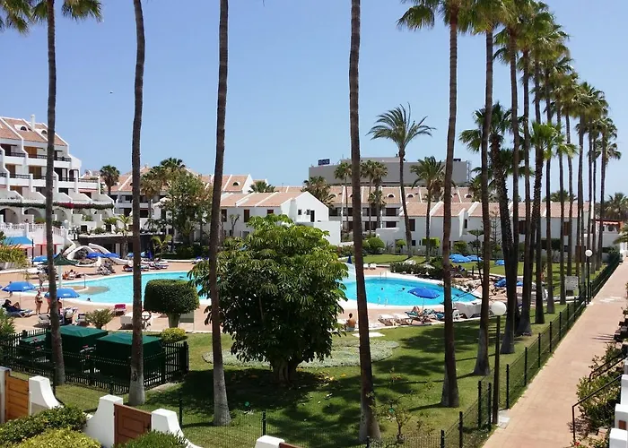 Duplex Parque Santiago 2 close to pool, sea + beach, central, Wifi, heated pool