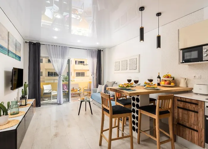 138 Los Angeles, Los Cristianos Close To The Ocean