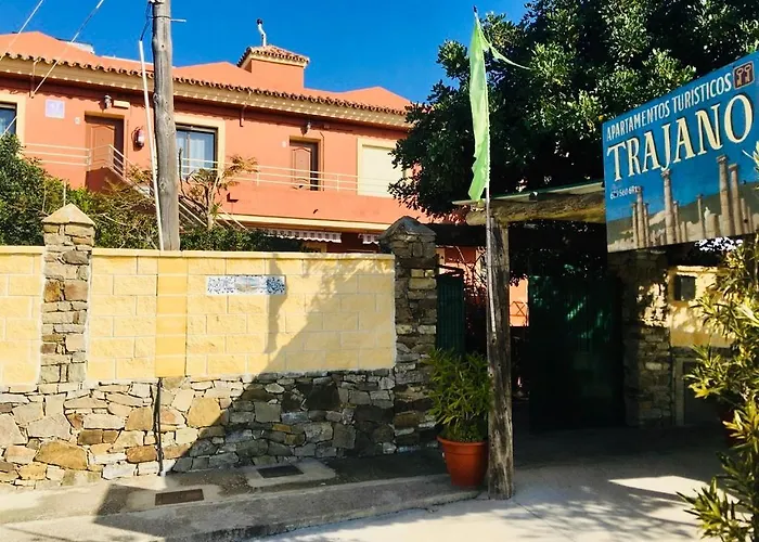 Apartamentos Turisticos Trajano