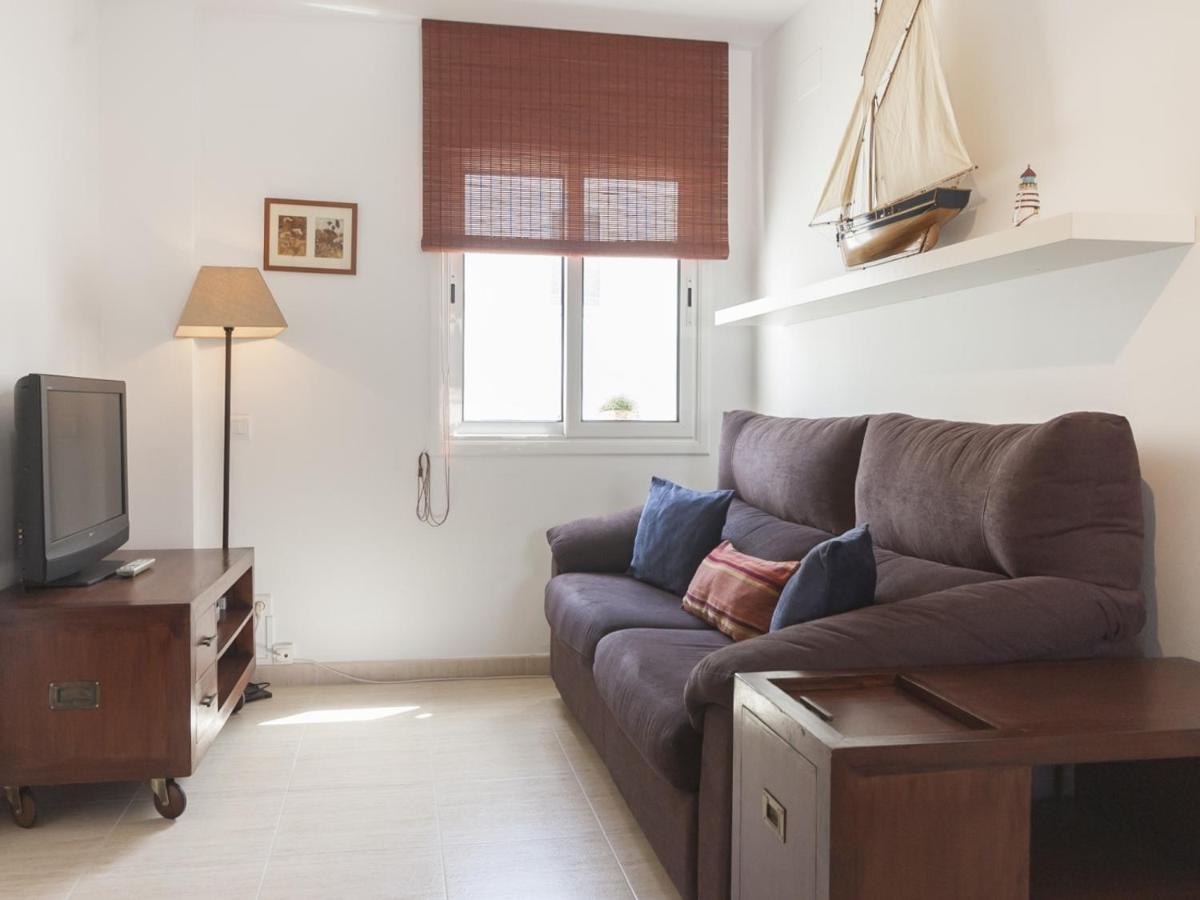 Lets Holidays Centric With Parking Apartment
