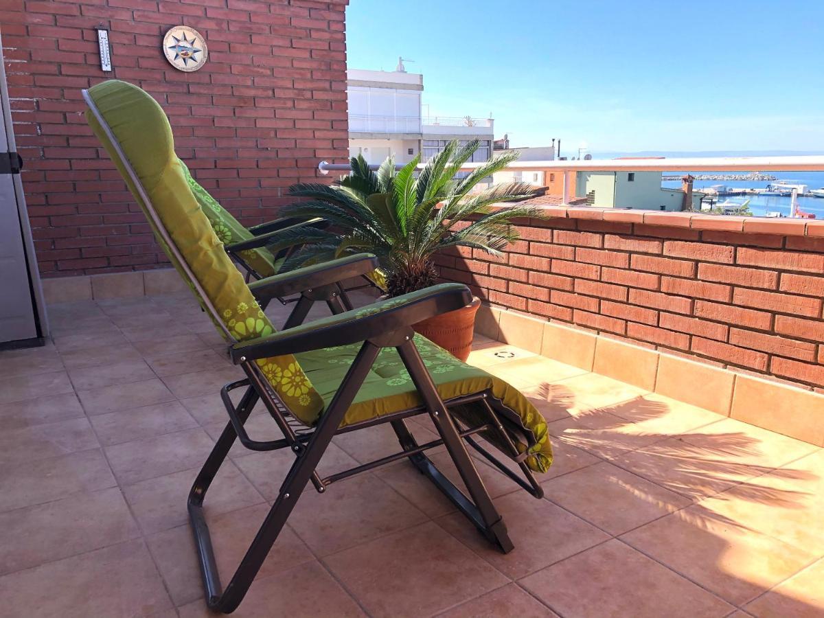 Apartment Nautica 10: Seaside Terrace With Ac Near Port And Beach Roses