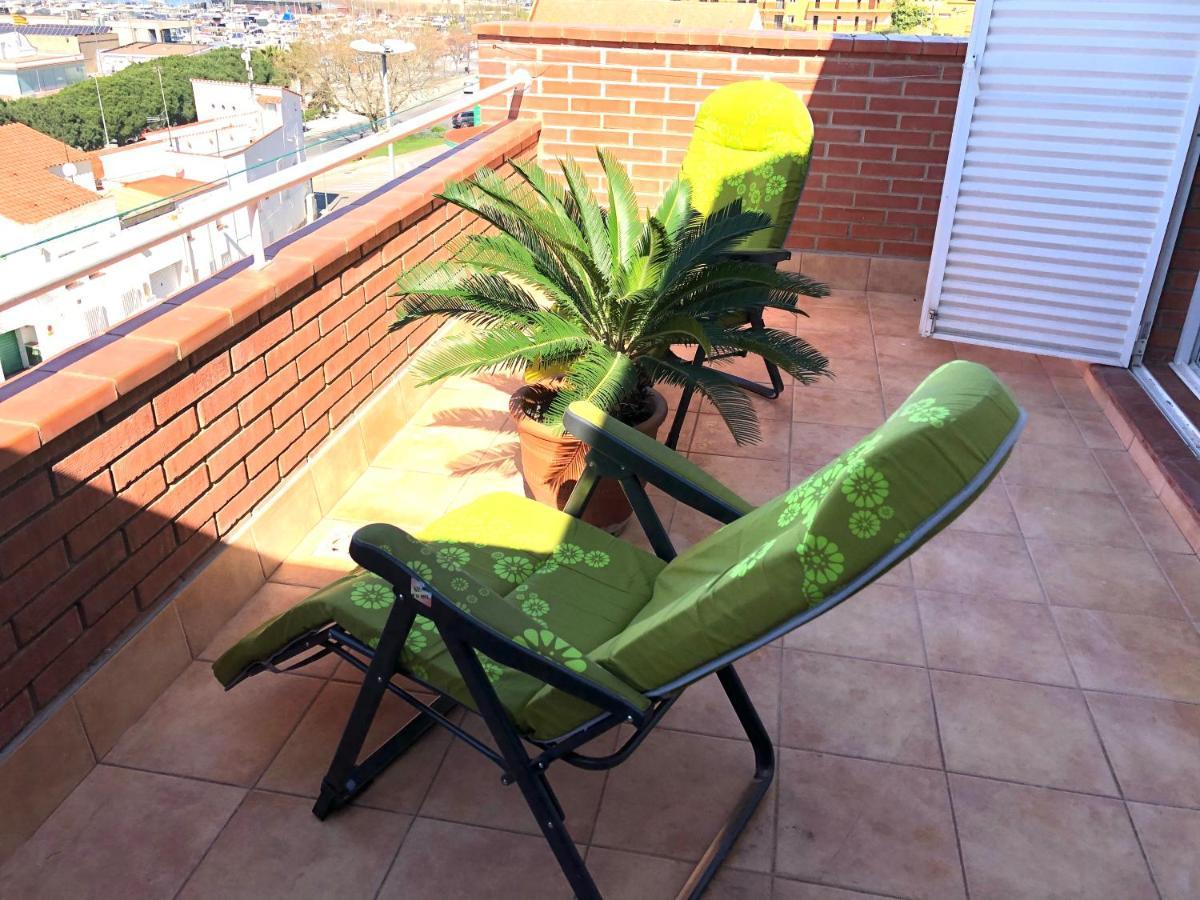 Apartment Nautica 10: Seaside Terrace With Ac Near Port And Beach Roses