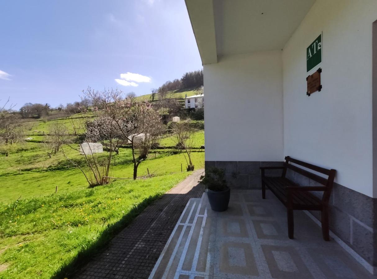 Rurales Lin De Colas Aparthotel Navelgas