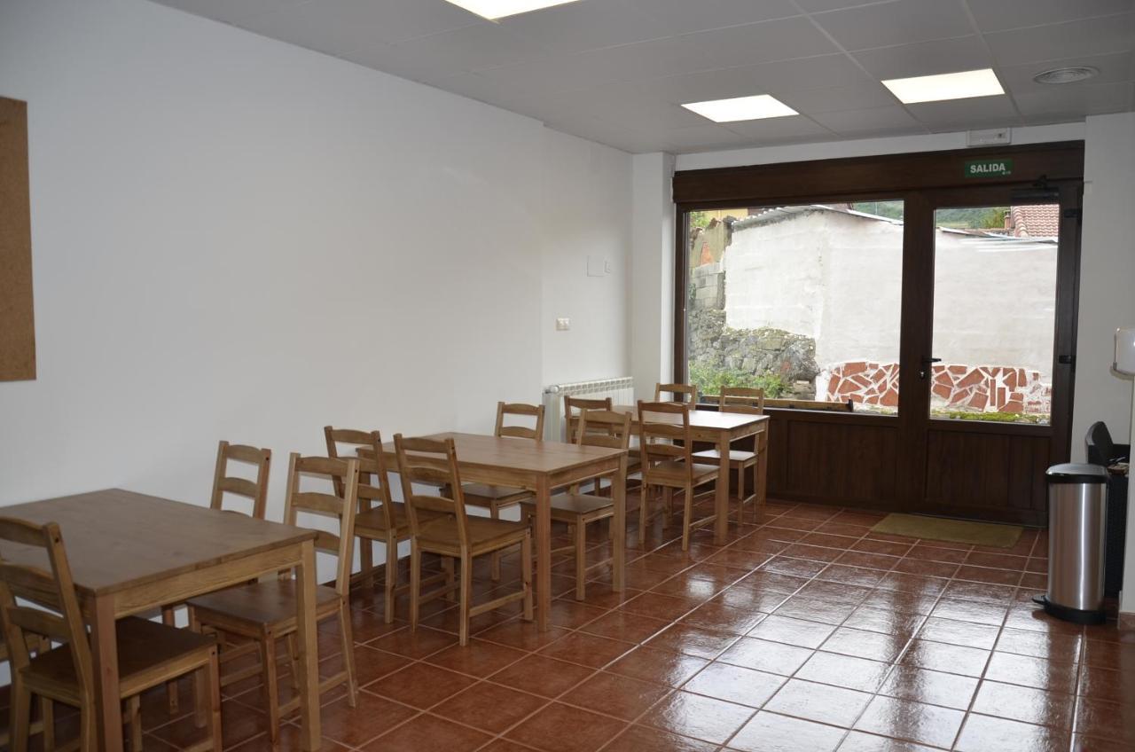 Hostal Albergue Cascoxu Llanos de Someron