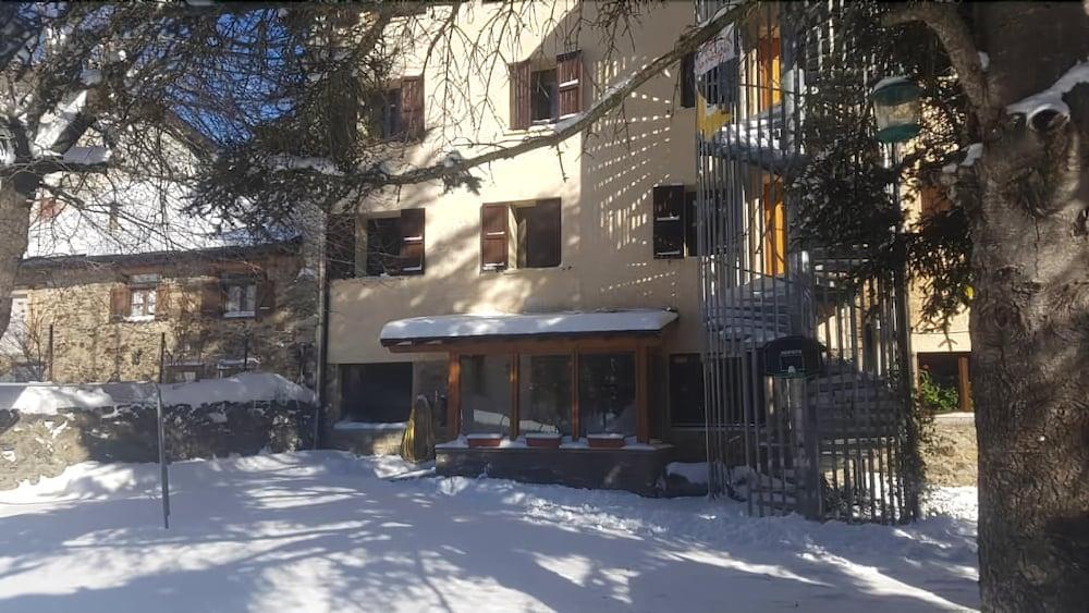 Xalet-Refugi U.E.C. Hostel La Molina (Girona)
