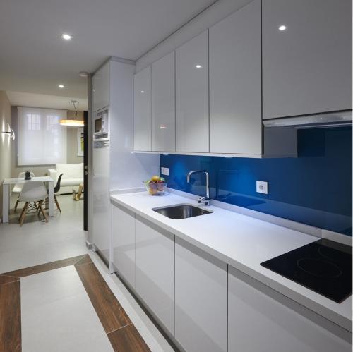 Apartamentos Caballerizas Granada Con Parking Gratuito En Pleno Centro *