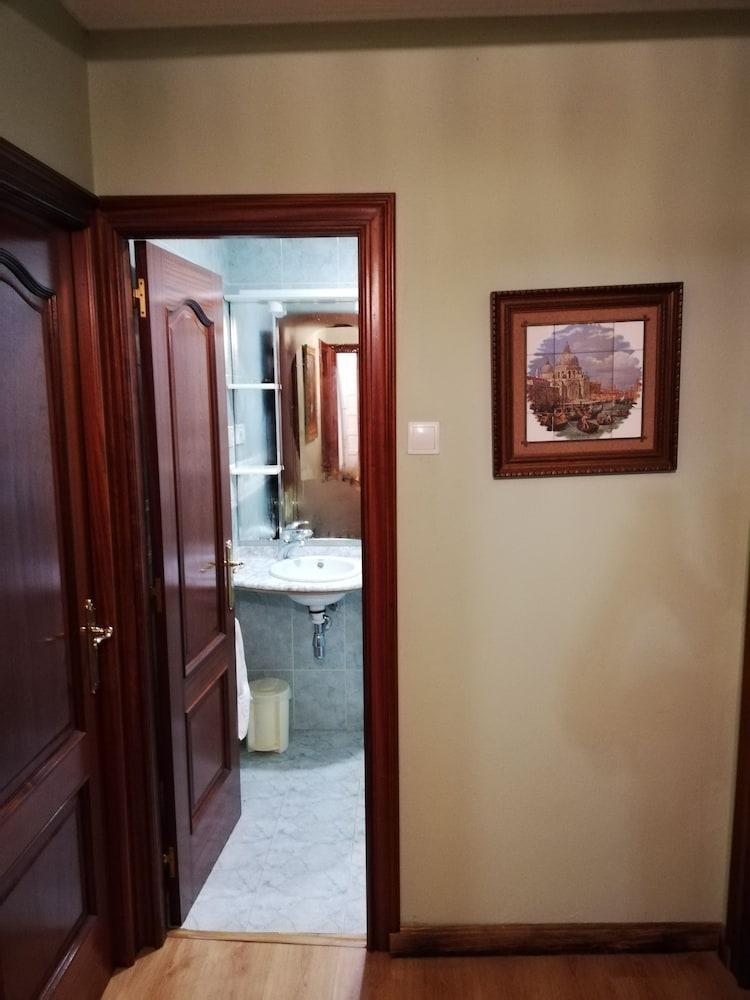 Restaurante La Cepa Pensión 2*