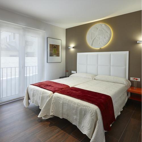 Apartamentos Caballerizas Granada Con Parking Gratuito En Pleno Centro * Granada