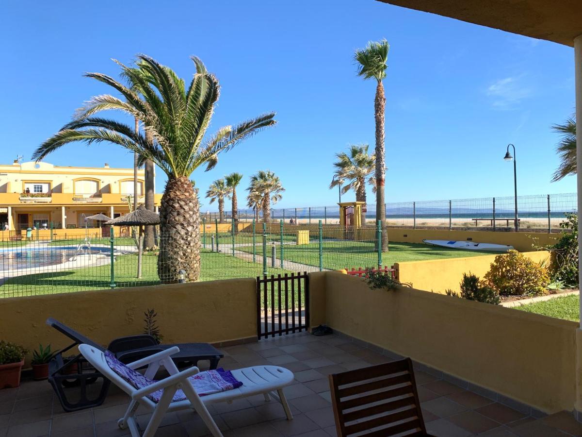 Apartment Apartamento Primera Linea De Playa Con Piscina. *