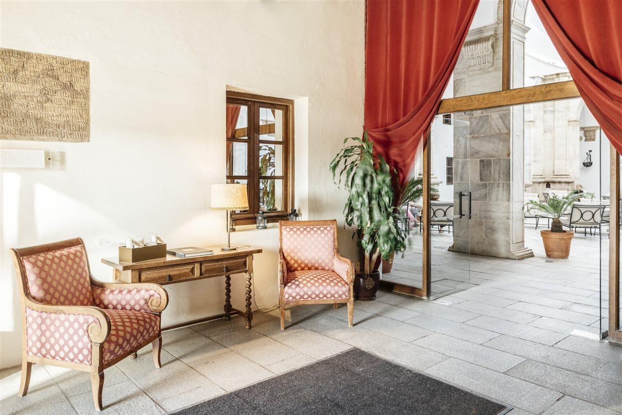 Hotel De 4*