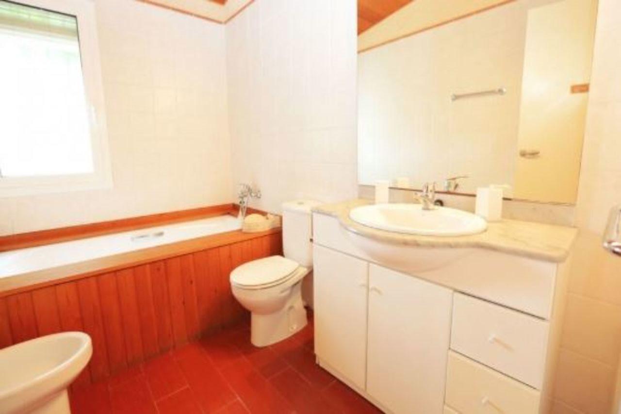 Moderna 8 Personas En