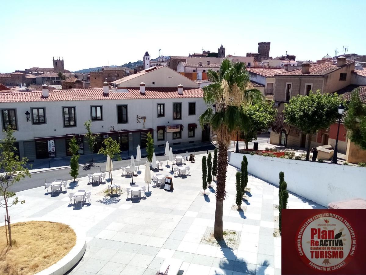 Apartamentos Turisticos La Garza Caceres