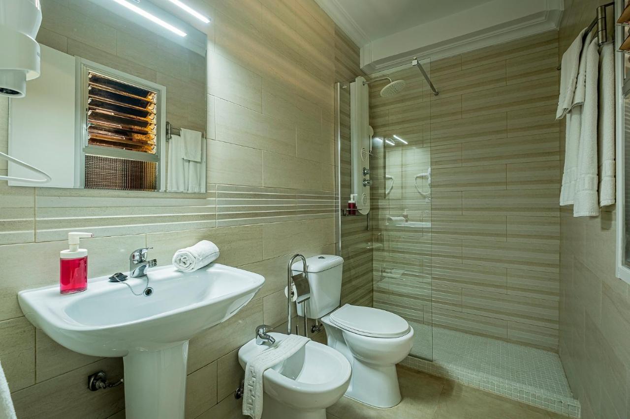 Hotel Gines * Gines