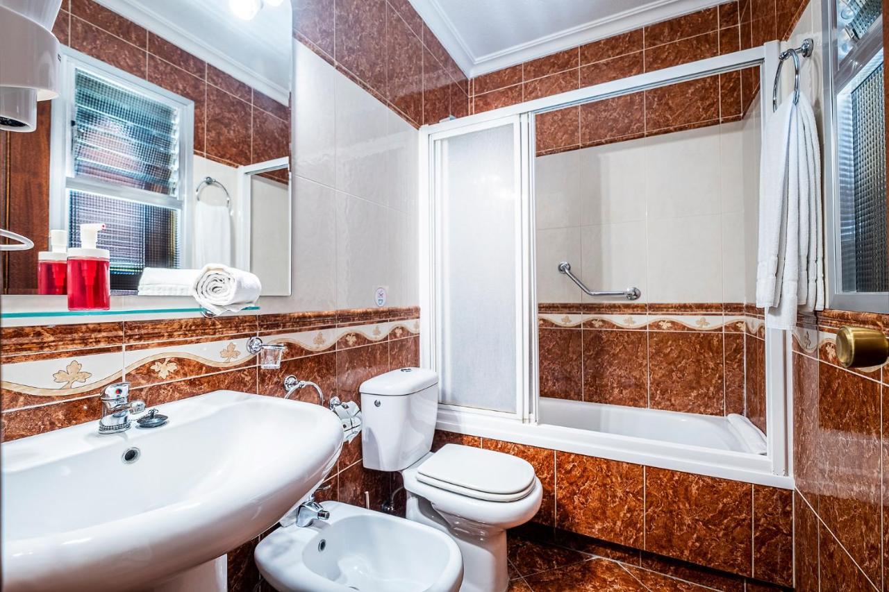 Hotel Gines Gines