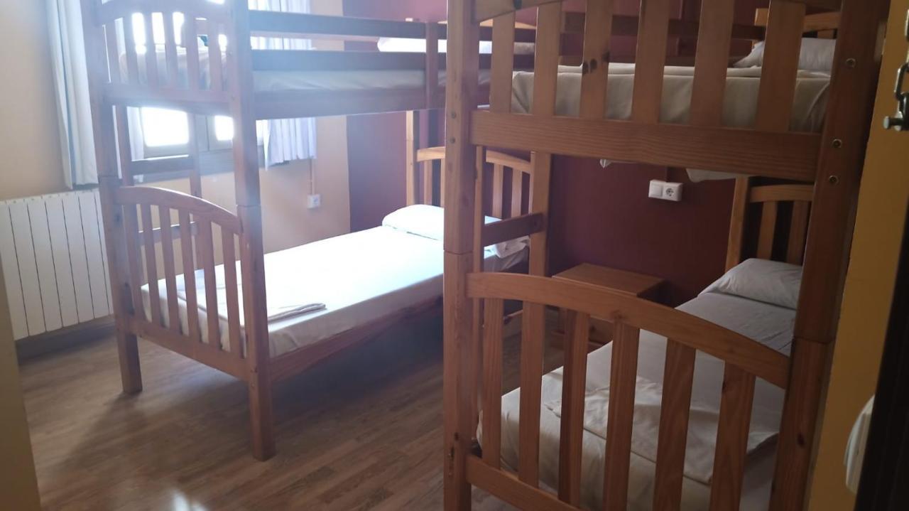 Pirenarium Hostel *