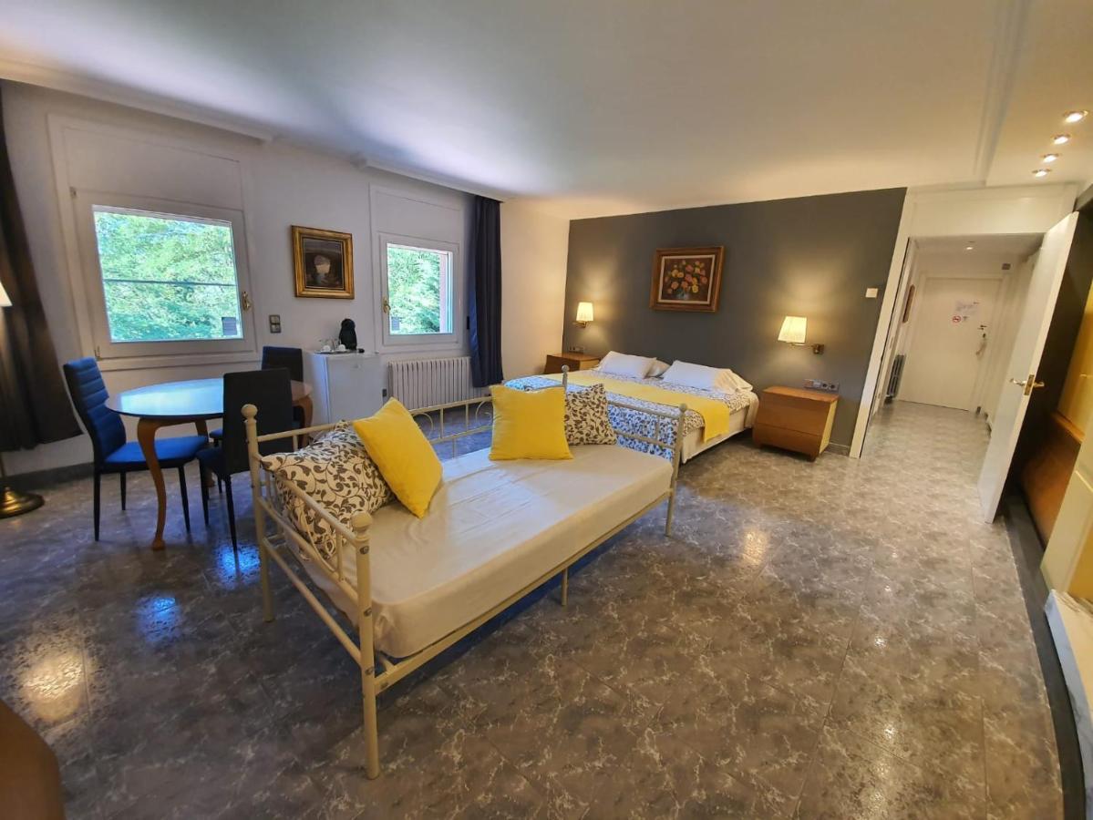 Volcanic Rural Mas La Garrinada Country house *