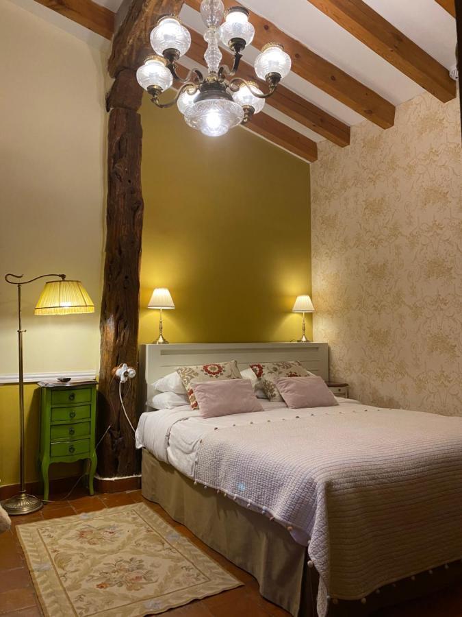 Hotel El Corral De 3*