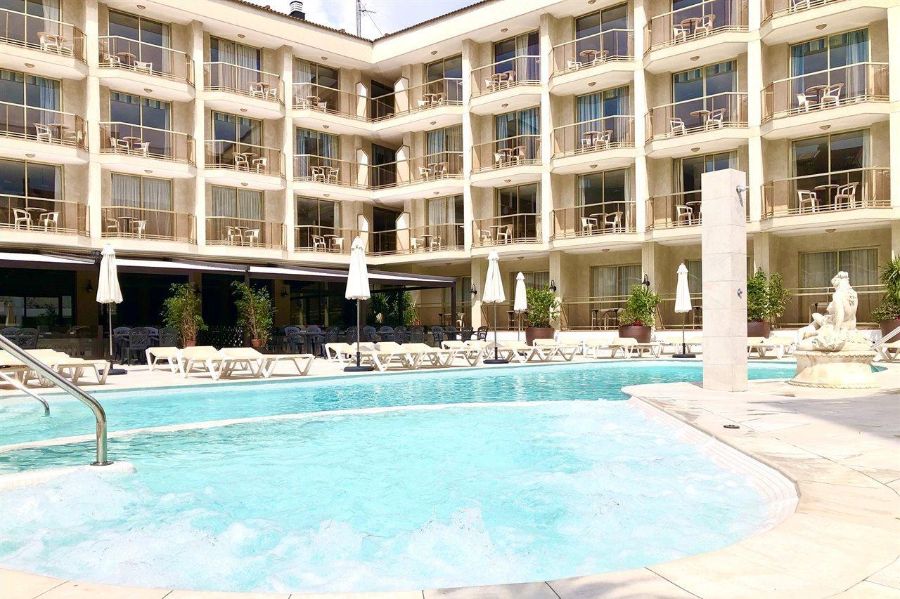 Apartahotel Miami Park 3*
