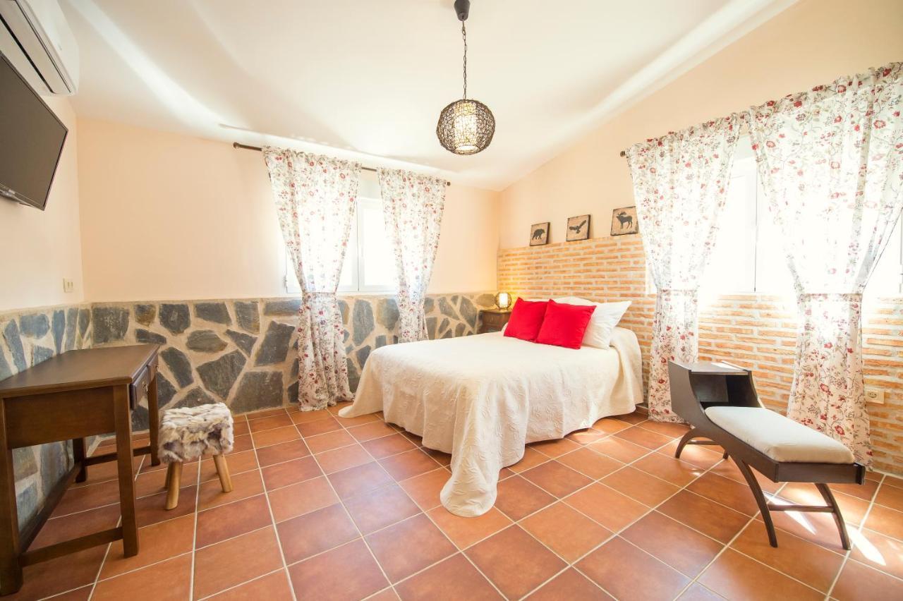 Hotel Encinar De Flores