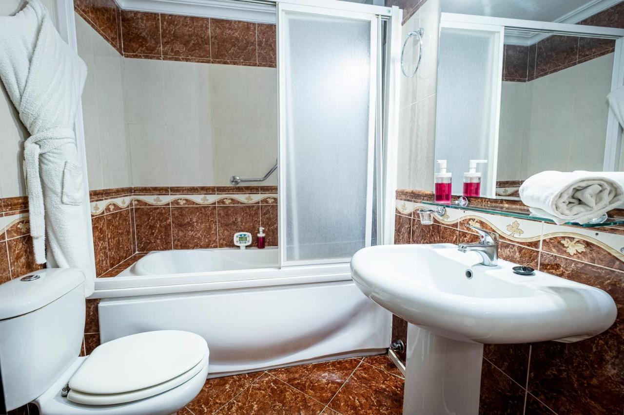 Hotel Gines Gines