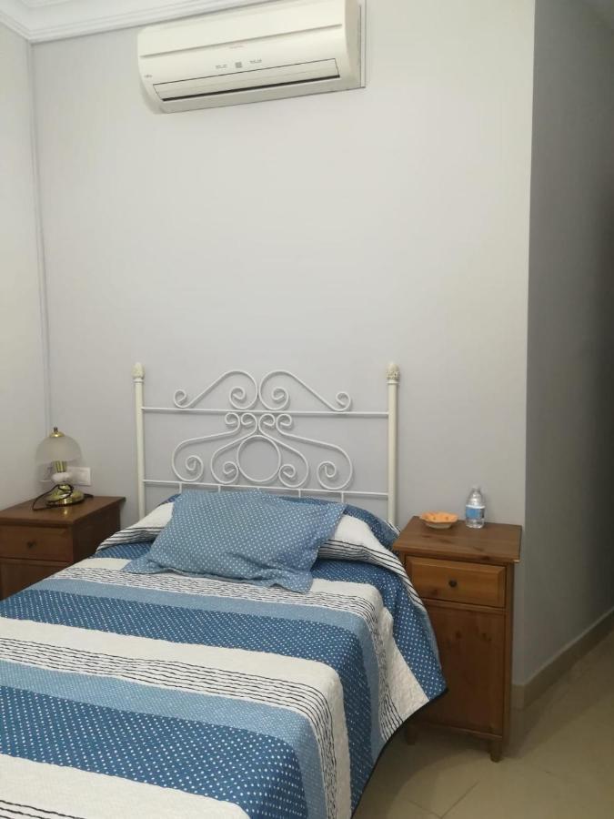 Virgen Del Rocio Hostal Los Palacios Y Villafranca