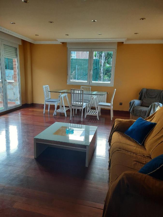 Chalet Adosado Con Encanto Junto Al Mar, En *