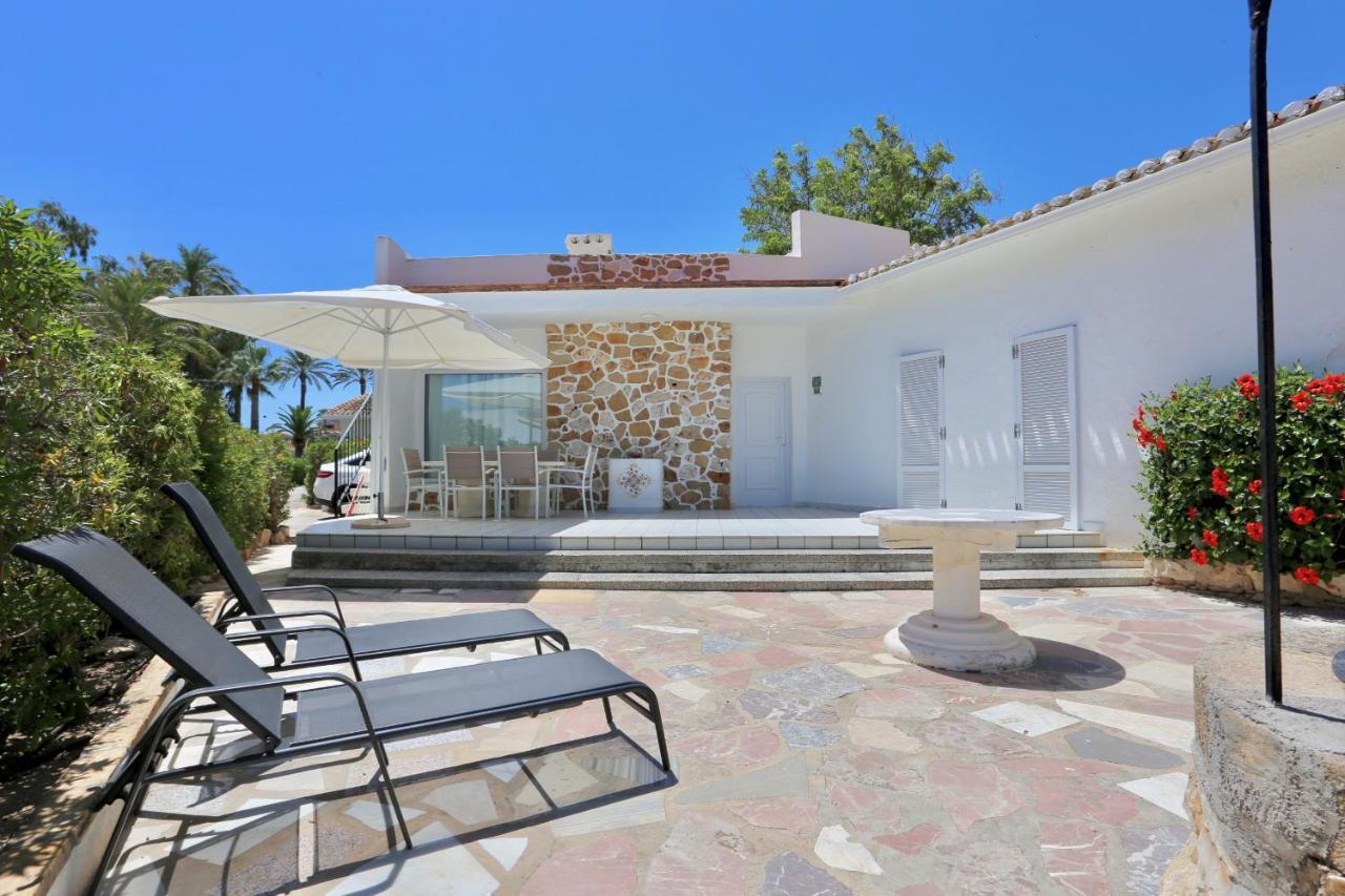 Villa Urbanización El Oasis, 20 En 1ª Línea Playa