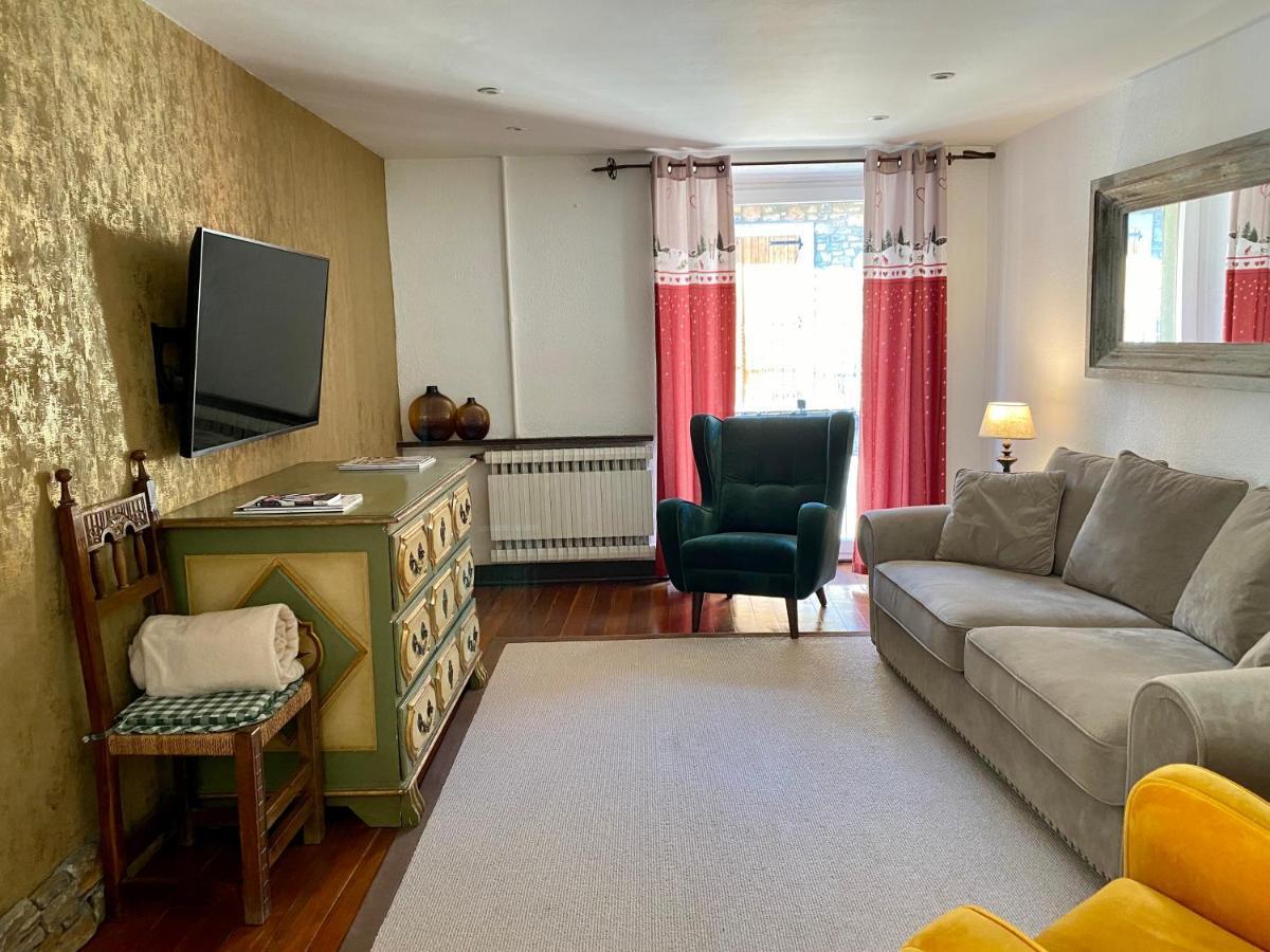 Duplex * Llivia