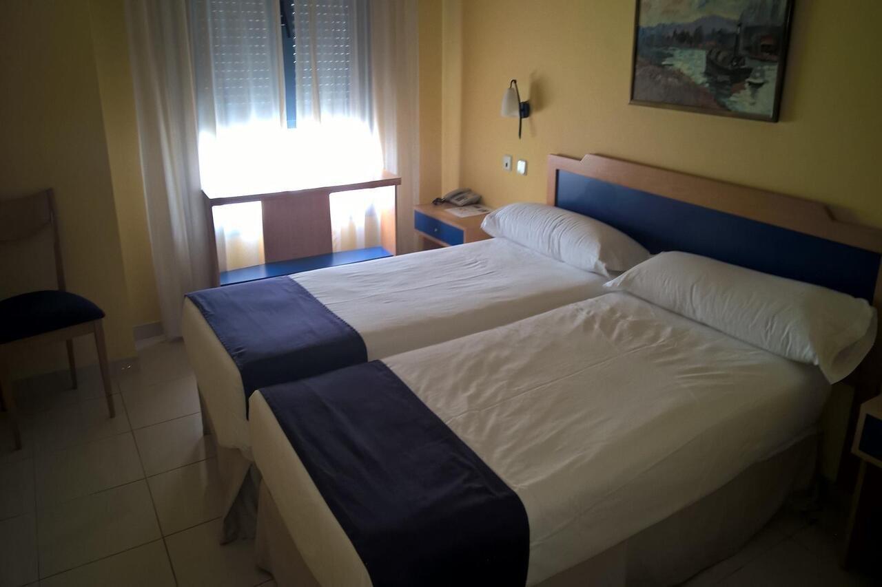 Hotel De 3*