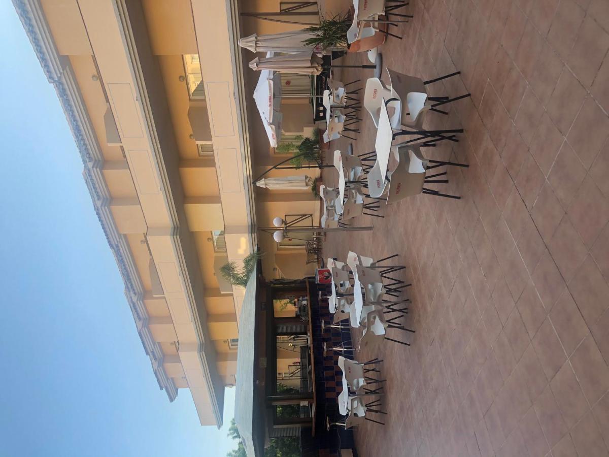 Vista De Rey Apartahotel 3*