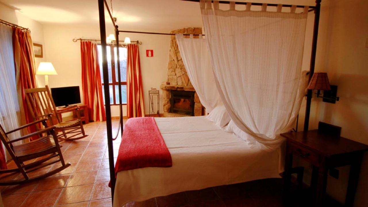 Hotel Casona De Navalmedio 3*