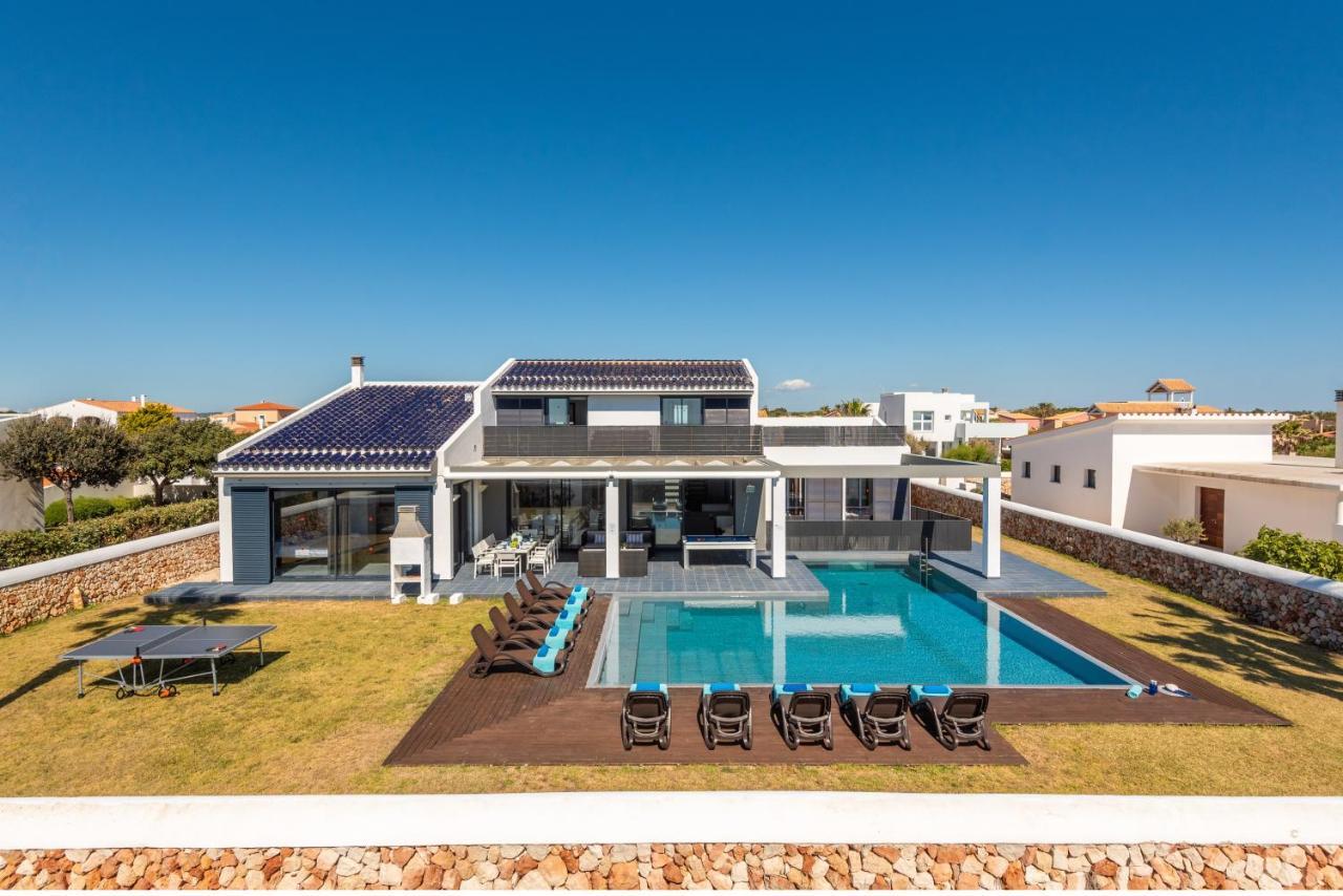 Sea View Villa *