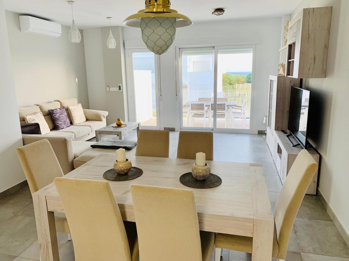 Sun Kissed Beach House Familias *