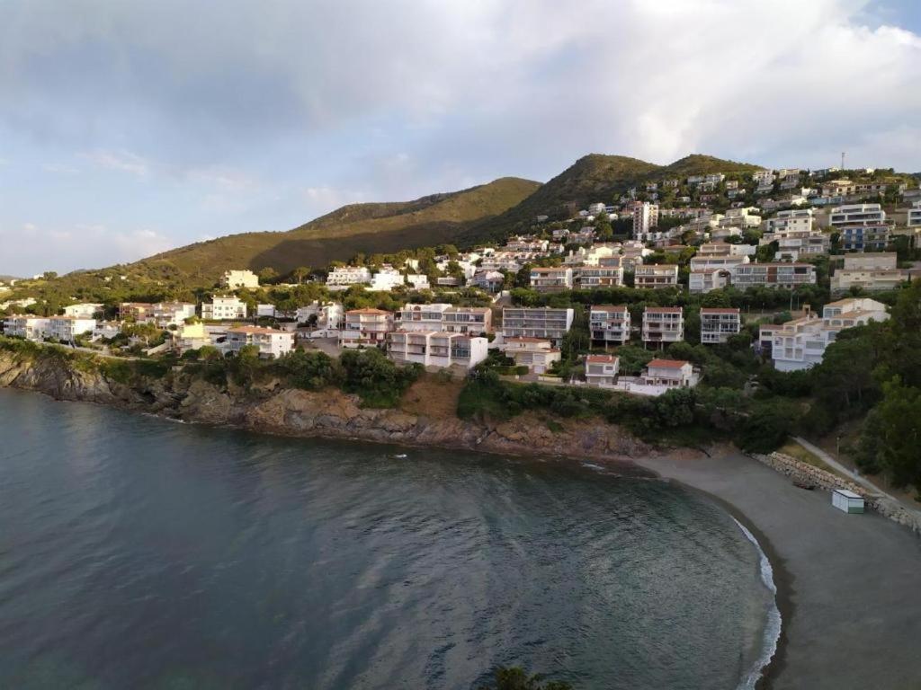 Can Pau Guesthouse Llançà