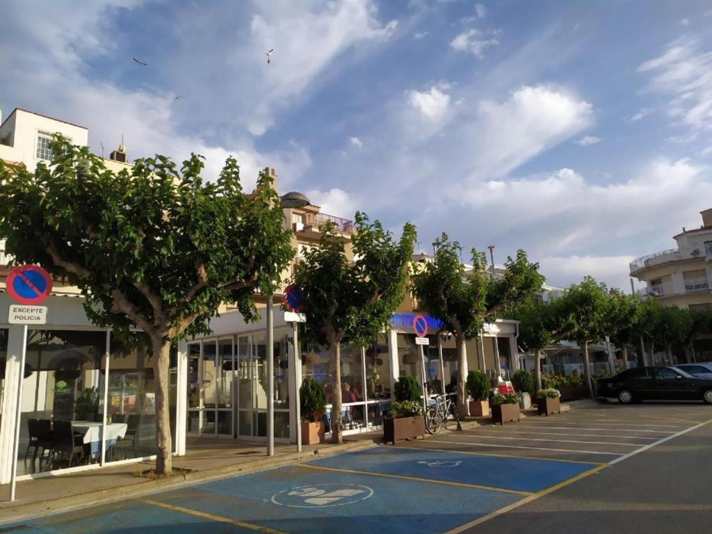 Can Pau Guesthouse Pensión Llançà