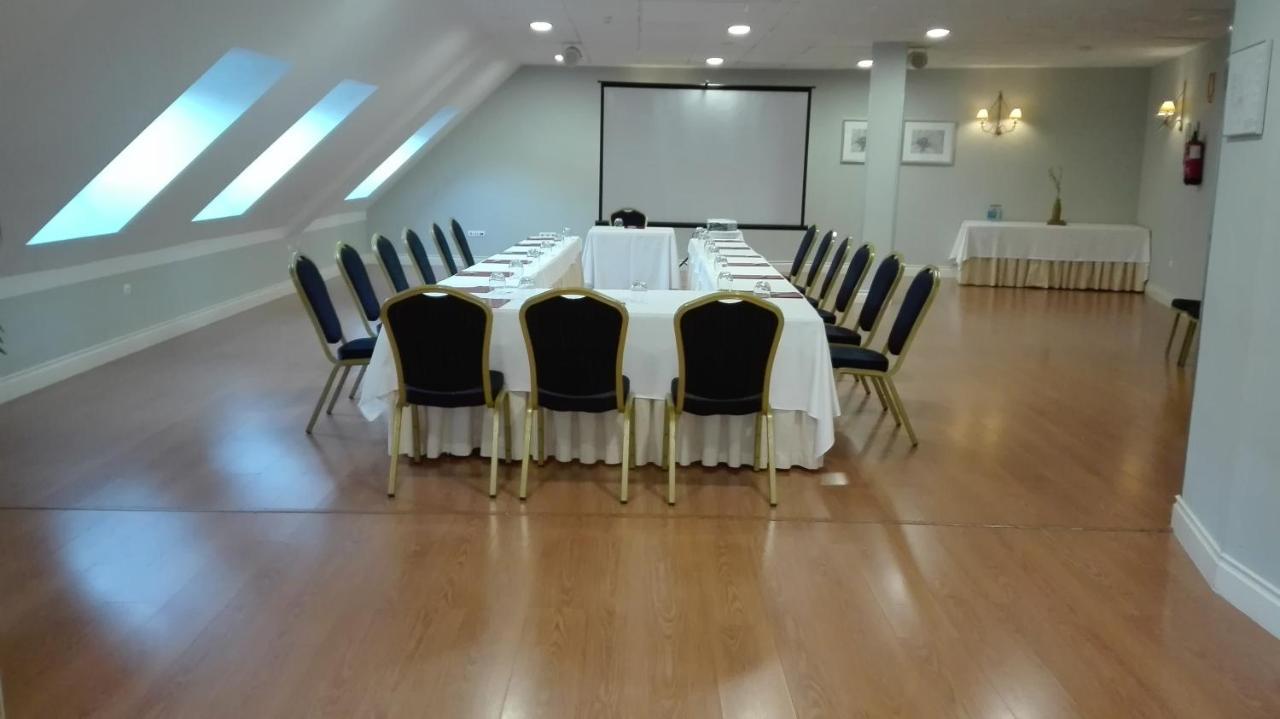 Hotel Fc Infantas De Leon
