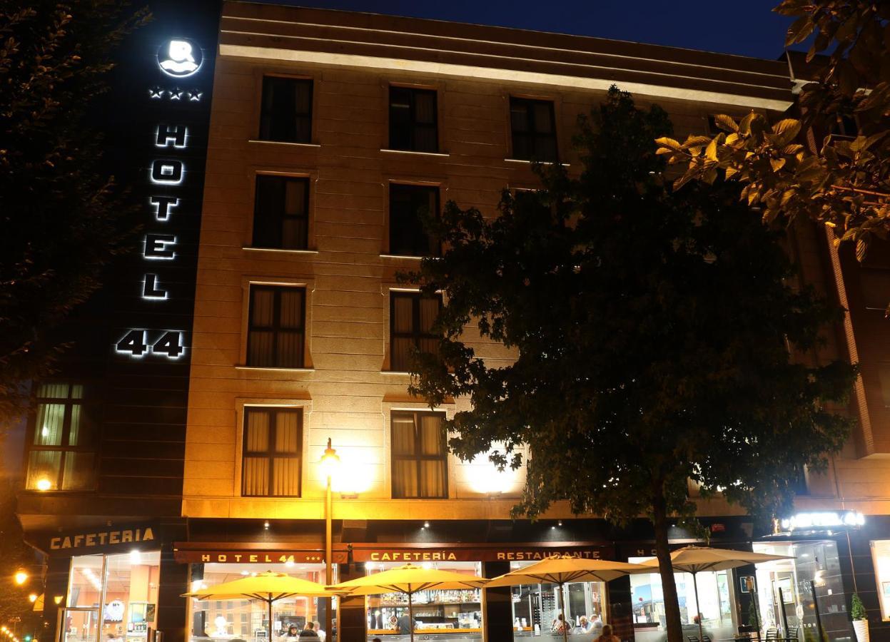 44 Hotel